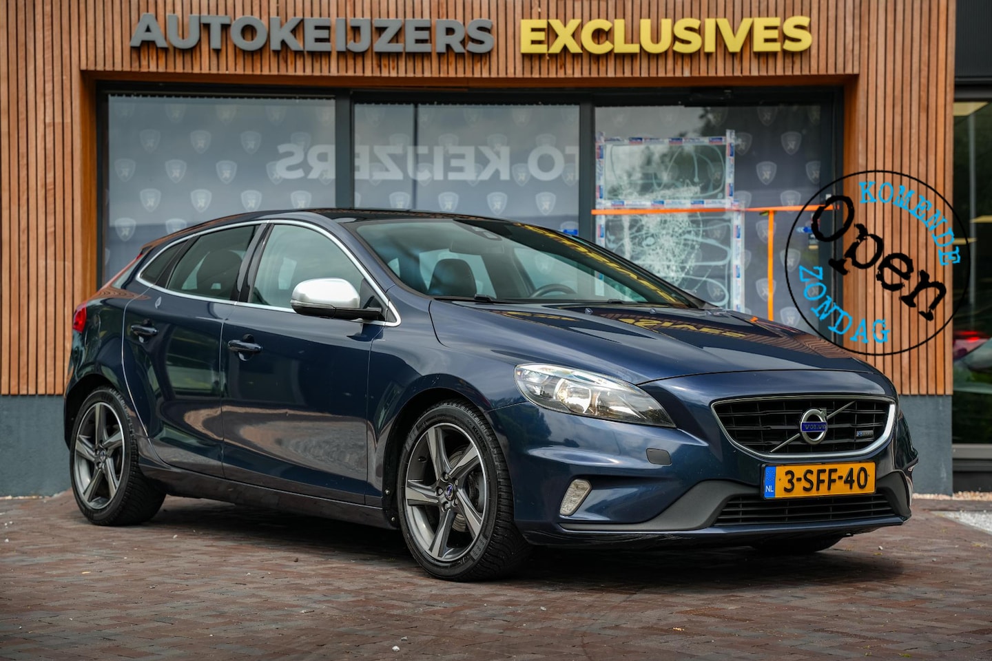 Volvo V40 - 1.6 D2 R-Design Panodak Cruise camera Navi Stoelverw. Leer Alcantara - AutoWereld.nl
