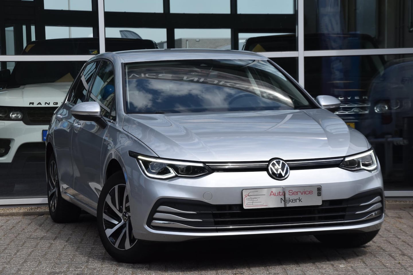 Volkswagen Golf - 1.4 eHybrid Style Airco Nav. Camera Pdc Trekhaak Led 1ste Eigenaar - AutoWereld.nl
