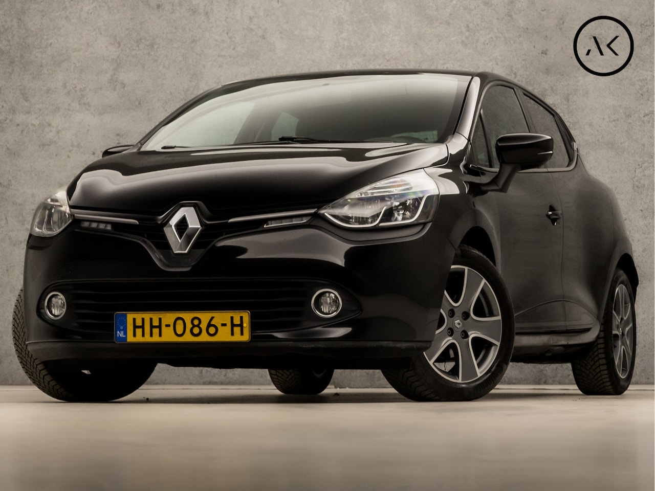 Renault Clio - 0.9 TCe Night&Day (NAVIGATIE, LM VELGEN, GETINT GLAS, SPORTSTOELEN, PARKEERSENSOREN, NIEUW - AutoWereld.nl