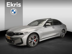BMW 3-serie - Sedan 320e M-Sportpakket / Leder / Schuifdak / Adaptief onderstel / Active Cruise / Harman