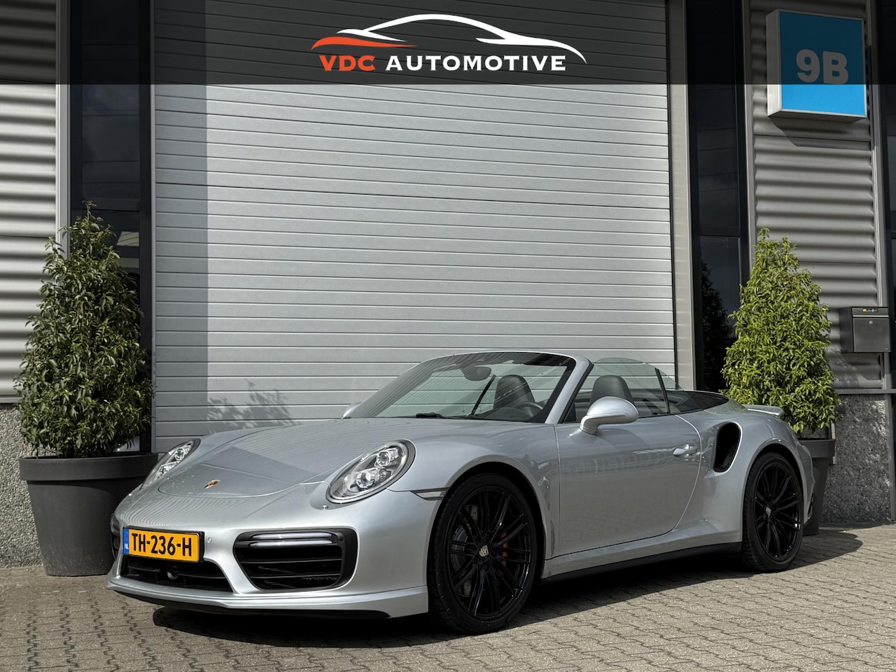 Porsche 911 Cabrio - 3.8 Turbo Cabrio Keyless | PDLS | SportChrono | Adaptive Cruise | Navi | Camera | Stoelver - AutoWereld.nl