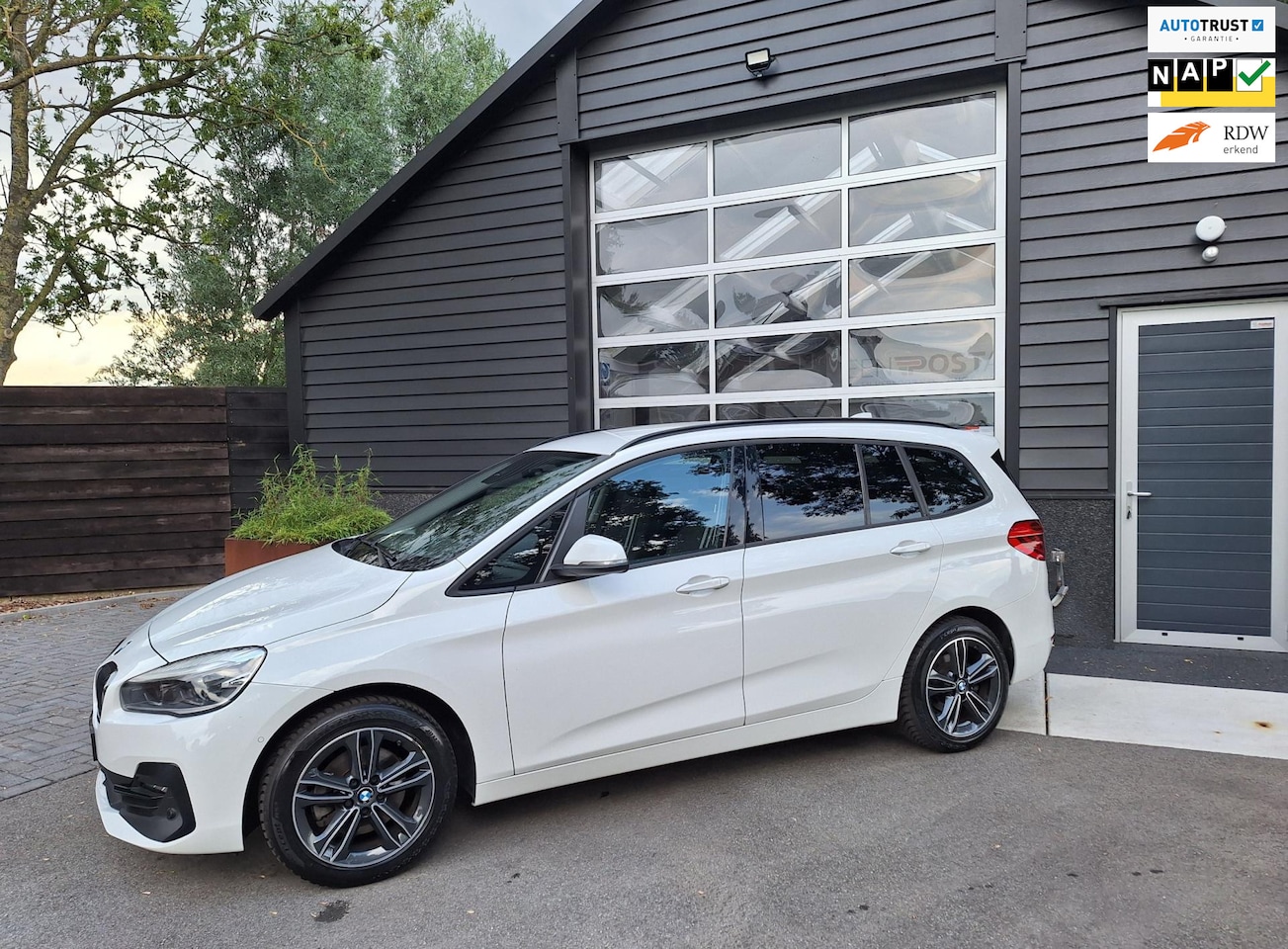 BMW 2-serie Gran Tourer - 218i 7p. Executive Ed. Sport Line. 1e Eig. Full-Map Navi, Trekhaak afn. Cruise-Control, Cl - AutoWereld.nl