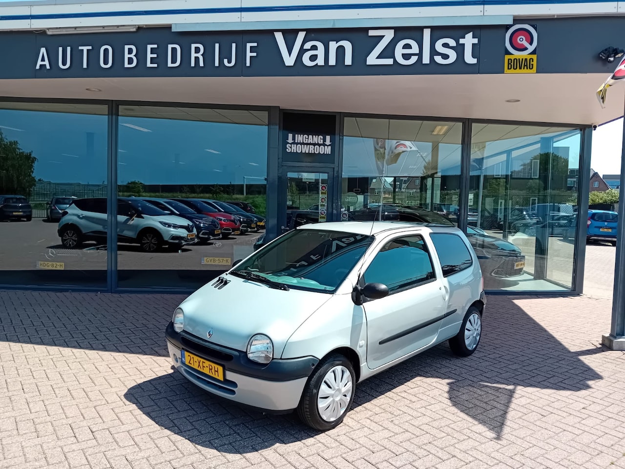 Renault Twingo - 1.2 Emotion 1.2 Emotion, Airco, Radio/CD, Elektrische ramen, spiegels van binnenuit verstelbaar, Stuur - AutoWereld.nl
