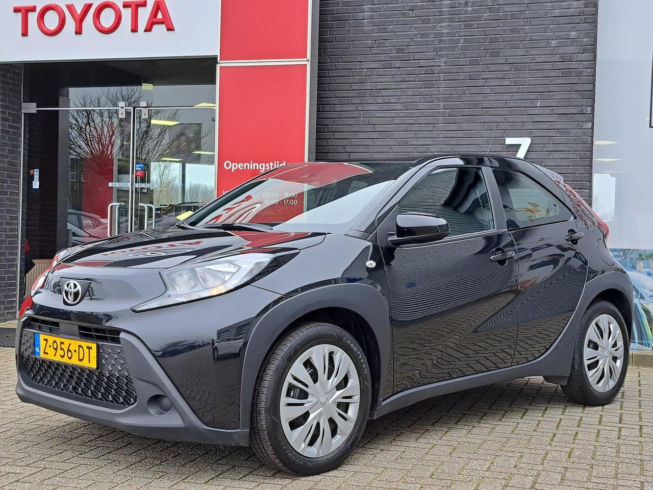 Toyota Aygo X - PLAY AIRCO PARKEERCAMERA AD-CRUISE APPLE/ANDROID - AutoWereld.nl