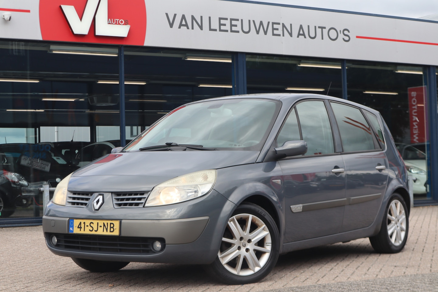 Renault Scénic - 2.0-16V Privilège Luxe | Nieuw Binnen! | Trekhaak | Clima | Cruise - AutoWereld.nl