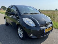 Toyota Yaris - 1.3 VVTi Executive ECC/NAVI/KEYLESS/AUTOMAAT