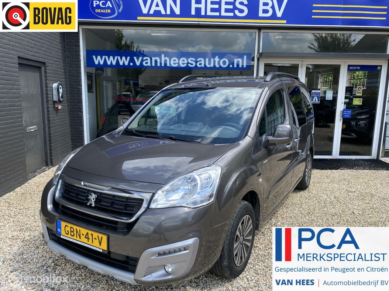 Peugeot Partner Tepee - 1.2 PureTech Allure 110 pk navigatie en airco PDC Carplay Mirror link - AutoWereld.nl
