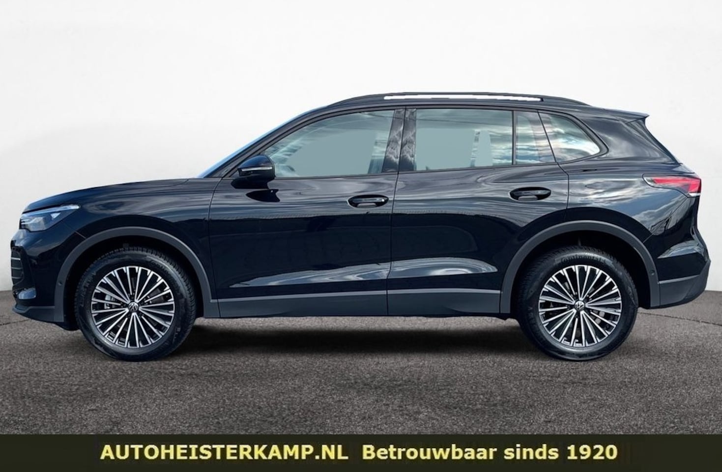 Volkswagen Tiguan - 2.0 TDI 4Motion ACC Navi LED Camera Trekhaak 18 Inch - AutoWereld.nl