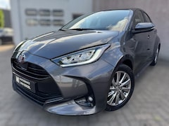 Toyota Yaris - 1.5 VVT-i Active Technology 92KW / 125PK LED / CAMERA / CARPLAY / STOELVERWARMING / ACC /