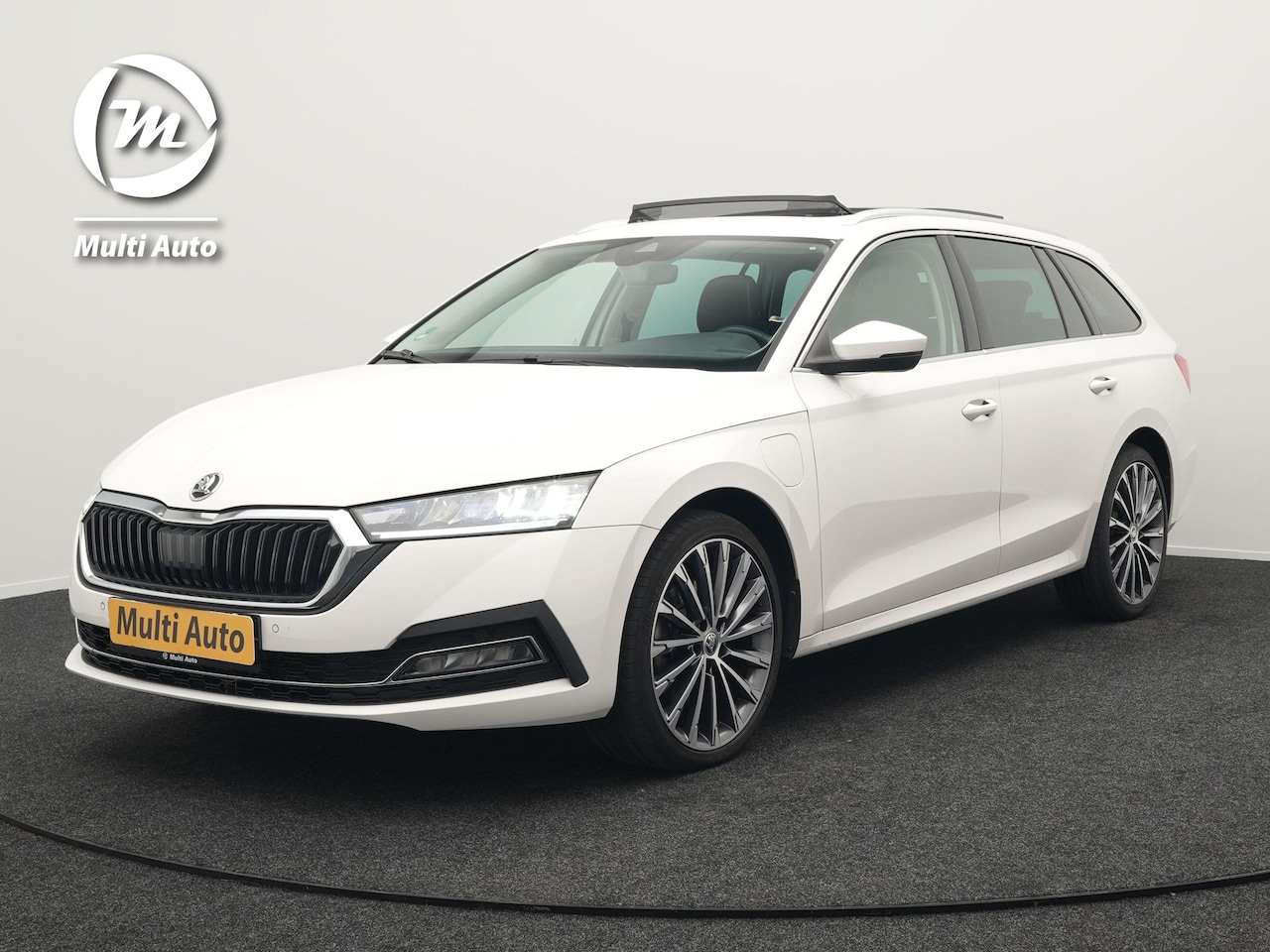 Skoda Octavia Combi - 1.4 TSI iV Style Plug In Hybrid 204pk PHEV | Panodak | Sportstoelen Memory & Verwarmd | Ca - AutoWereld.nl