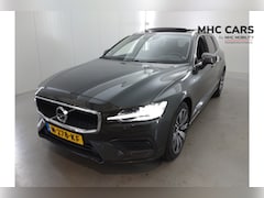 Volvo V60 - 2.0 B3 Momentum Business | Verwacht | Trekhaak | Pano | Head-up | 360 camera |