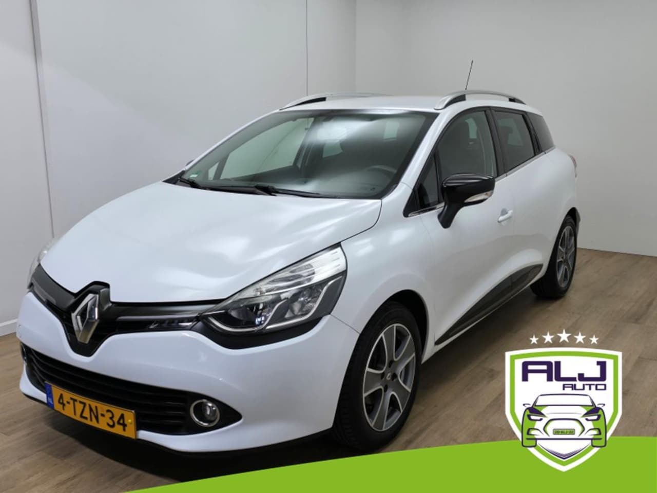Renault Clio Estate - Occasion kleine stationwagen met trekhaak | Tweedehands Renault Clio estate in wit | Airco - AutoWereld.nl