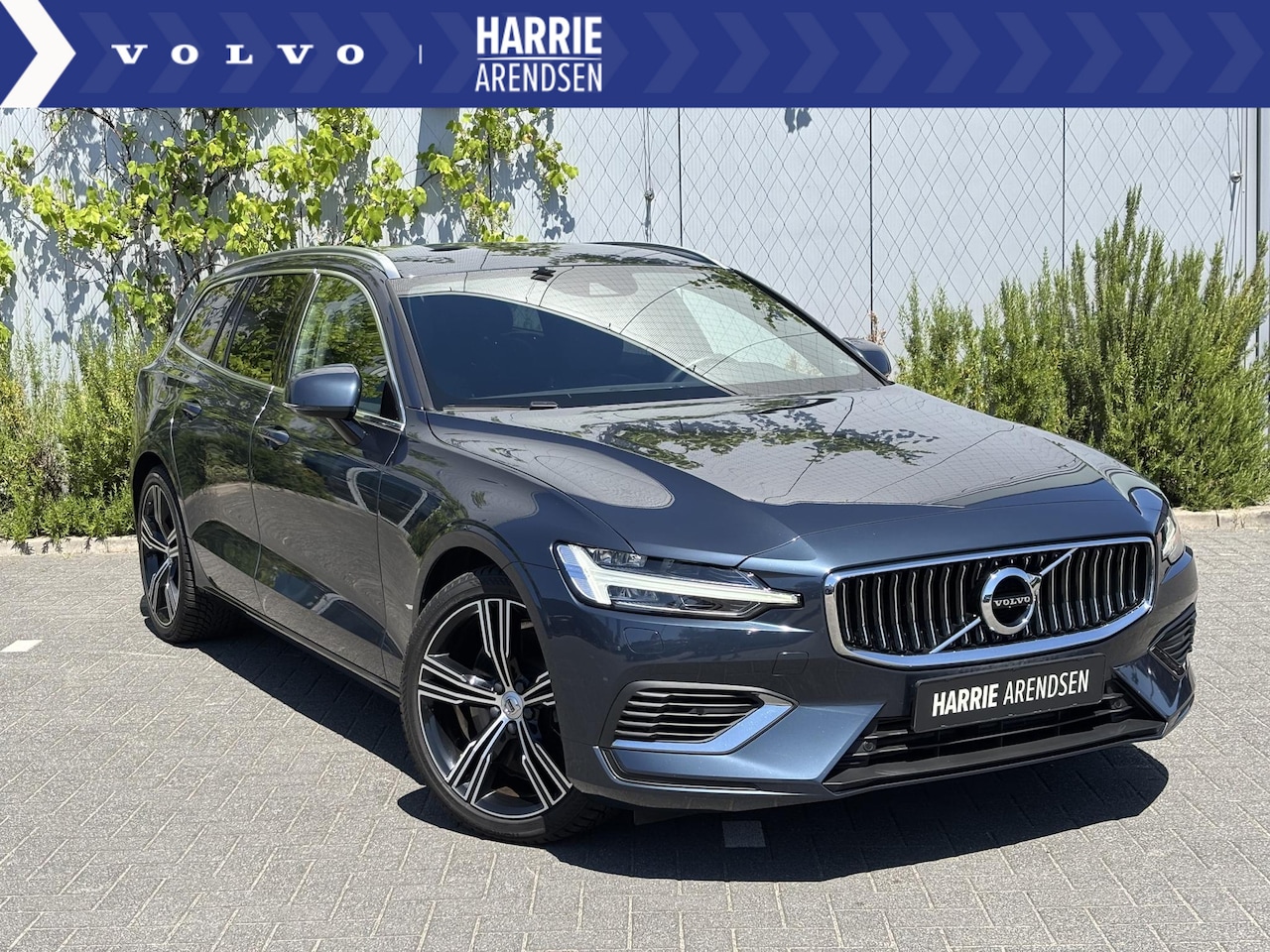 Volvo V60 - 2.0 T8 Twin Engine AWD Inscription | Adaptieve LED koplampen | Standkachel | Lederen bekle - AutoWereld.nl