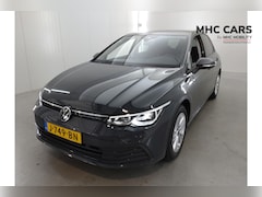 Volkswagen Golf - 1.5 TSI Life Business | Verwacht | Navi | Elektrische stoelen | Trekhaak |