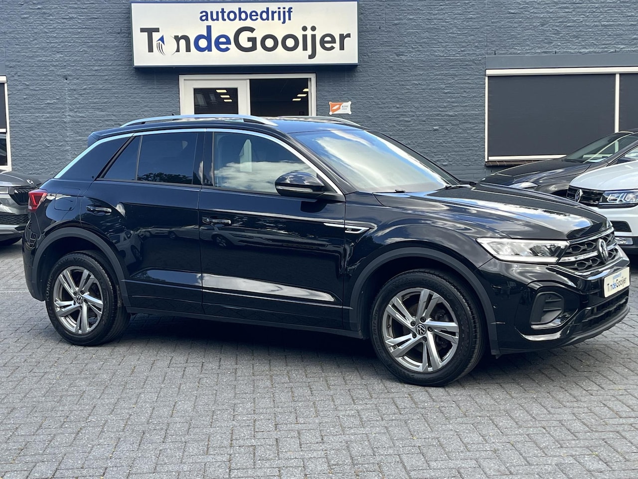 Volkswagen T-Roc - 1.5 TSi DSG R-Line (2X) | 5 JAAR FABRIEKSGARANTIE!! | - AutoWereld.nl