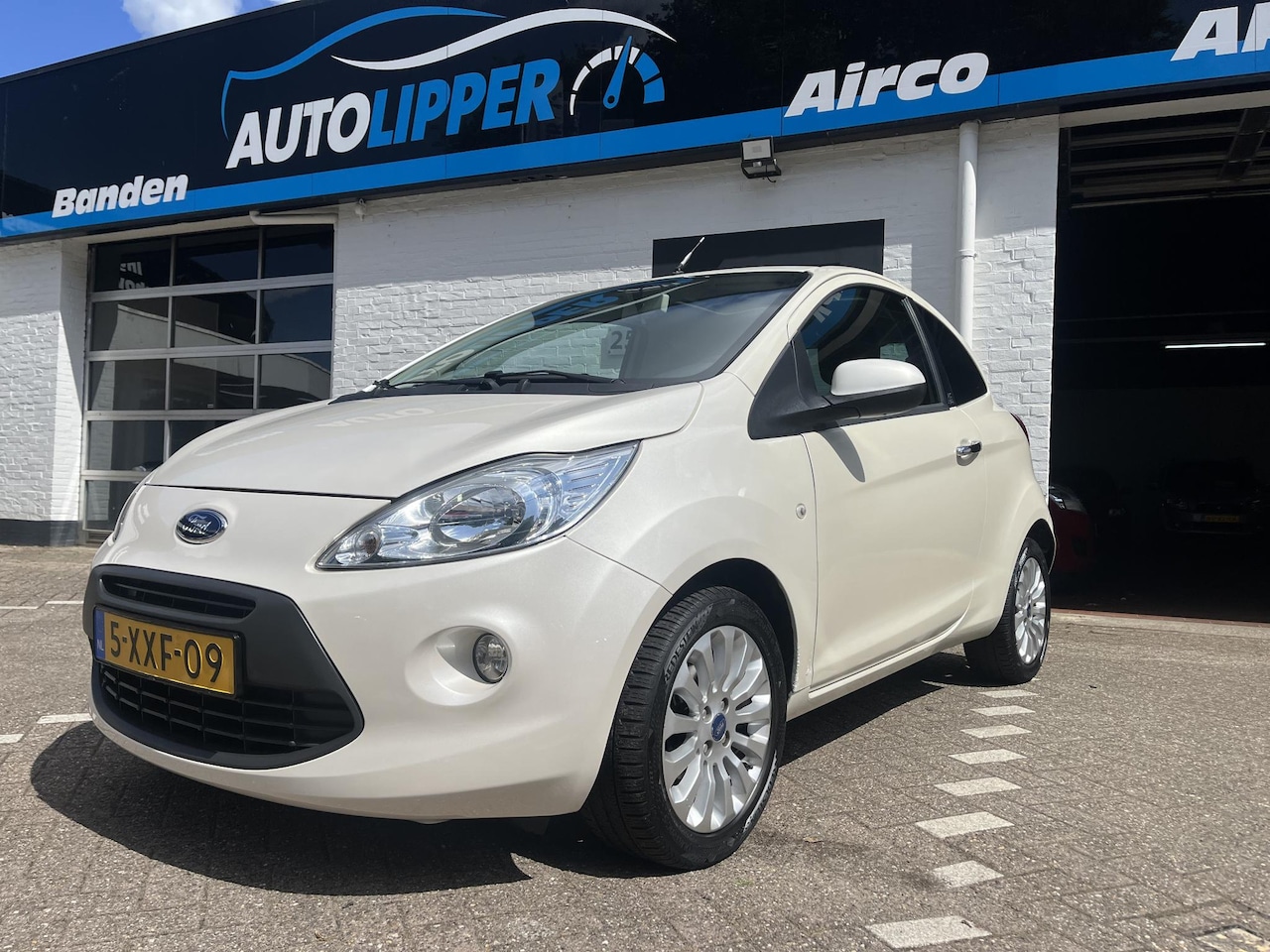 Ford Ka - 1.2 Metal start/stop /Nieuwe apk bij aflevering/Parelmoer/Lm velgen/Panorama raam - AutoWereld.nl