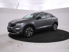 Volkswagen T-Roc - 1.5 TSI Style Business Apple Carplay, Stoelverwarming, Airco, Trekhaak