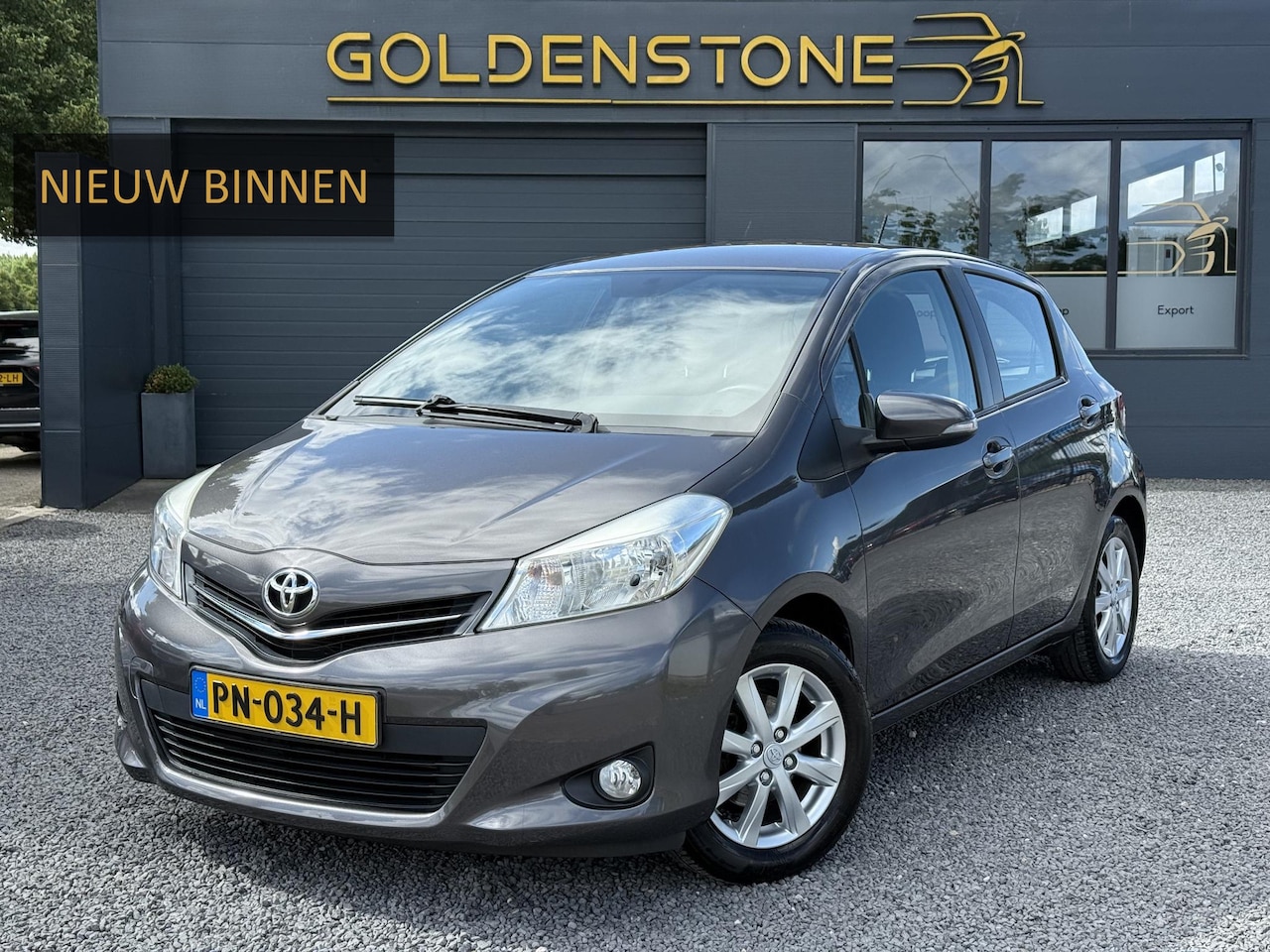 Toyota Yaris - 1.3 VVT-i Dynamic 1e Eigenaar,Airco,LM,Velgen,Elektr.Ramen,Trekhaak,6-Bak,Weinig KM,99PK,N - AutoWereld.nl
