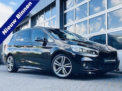 BMW 2-serie Gran Tourer - 220i | Automaat | 7 persoons | M Sport | Leer | Panoramadak | Stoelverwarming | Trekhaak |