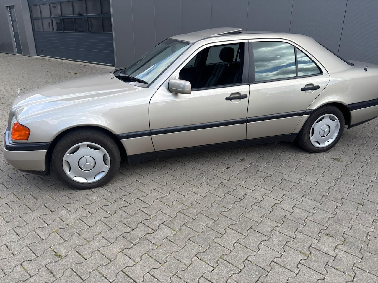 Mercedes-Benz C-klasse - 200 D Sport 200 D Sport - AutoWereld.nl
