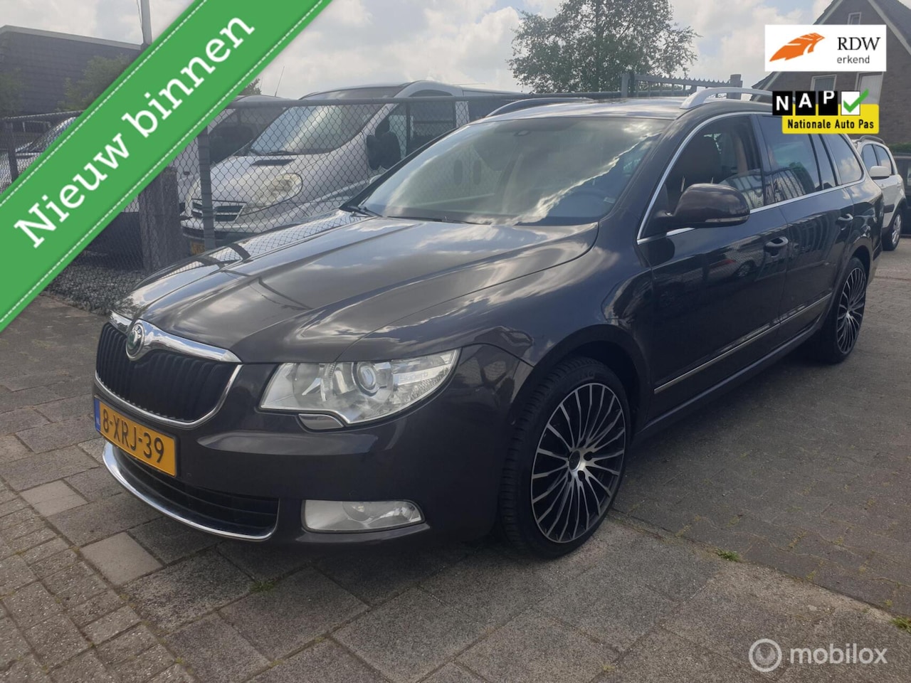 Skoda Superb Combi - 2.0 TSI Elegance Business Line 2.0 TSI Elegance Business Line - AutoWereld.nl