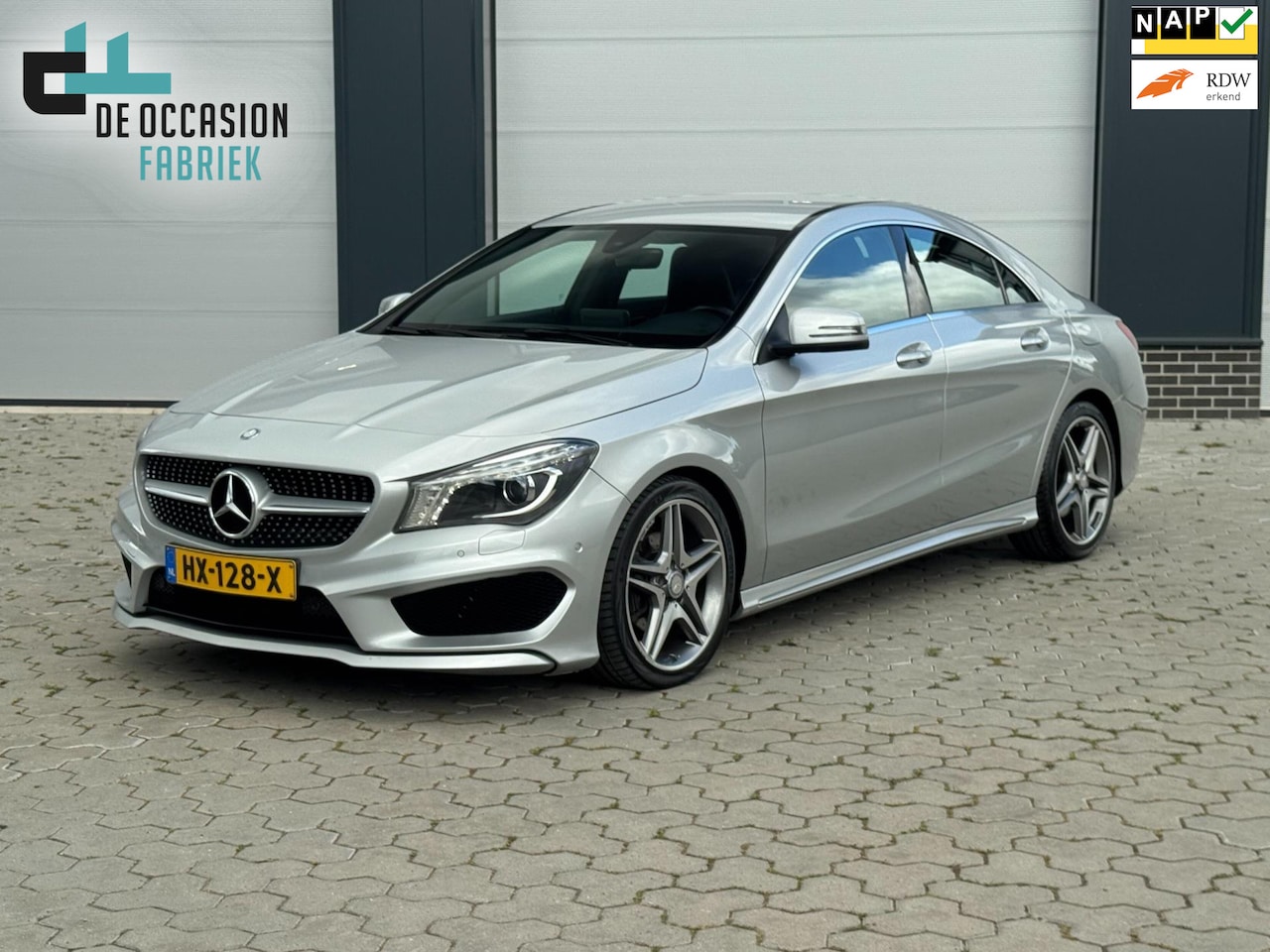 Mercedes-Benz CLA-Klasse - 180 AMG Xenon NAVI - AutoWereld.nl