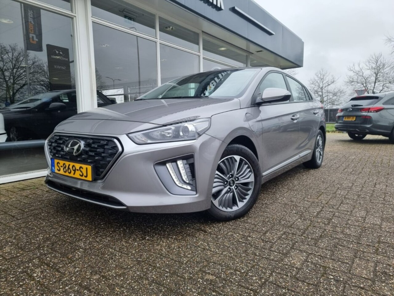 Hyundai IONIQ - 1.6 GDI PHEV COMFORT PLUG- IN + STOEL/STUURVERWARMING - AutoWereld.nl