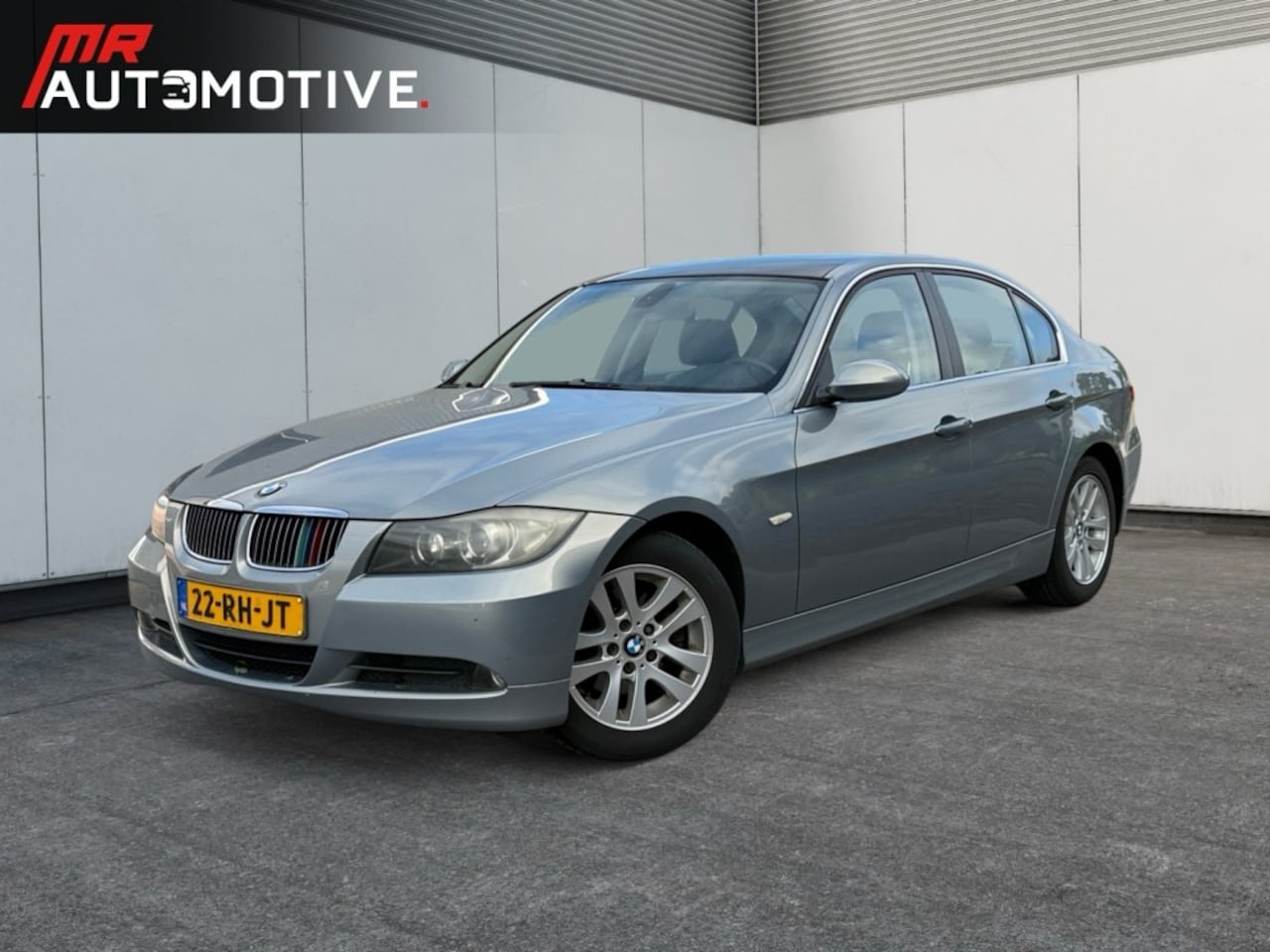 BMW 3-serie - 325i E90 - Youngtimer, handgeschakeld, leder, 6 cilinder - AutoWereld.nl