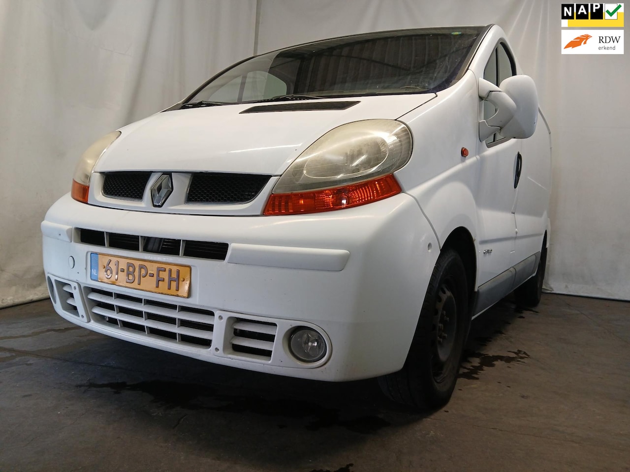 Renault Trafic - 2.5 dCi L2H1 - Airco - Motor Loopt Onregelmatig - AutoWereld.nl