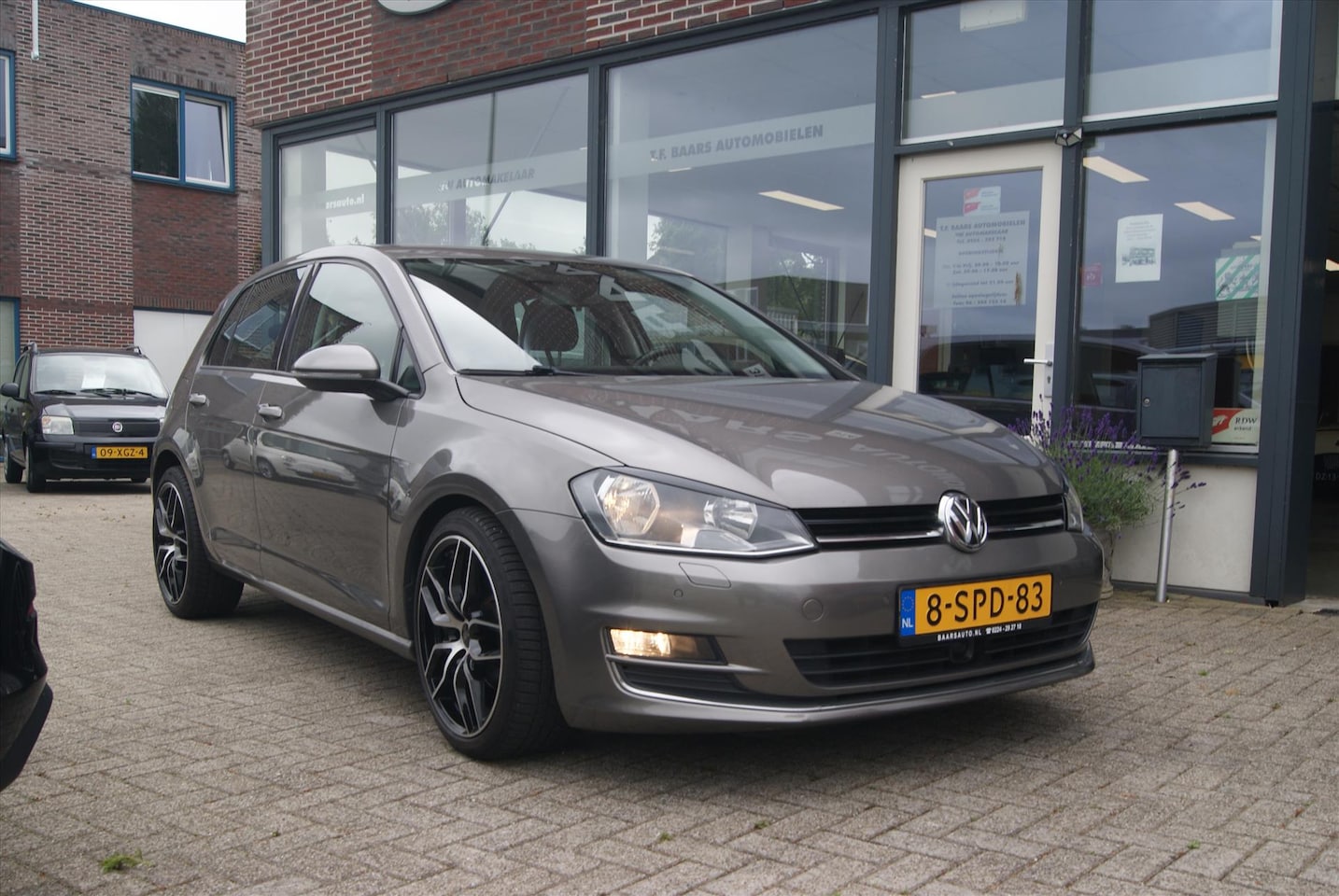 Volkswagen Golf - 1.2 TSI 105pk BMT 5D Highline - AutoWereld.nl