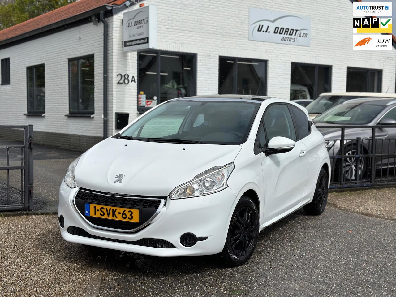 Peugeot 208 - 1.2 VTi Active Panoramadak,navi,airco! - AutoWereld.nl