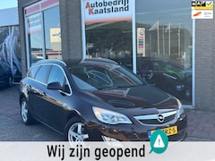 Opel Astra Sports Tourer - 1.4 Turbo Cosmo LPG G3 - Leder - Trekhaak - Stoelverwarming - 2012
