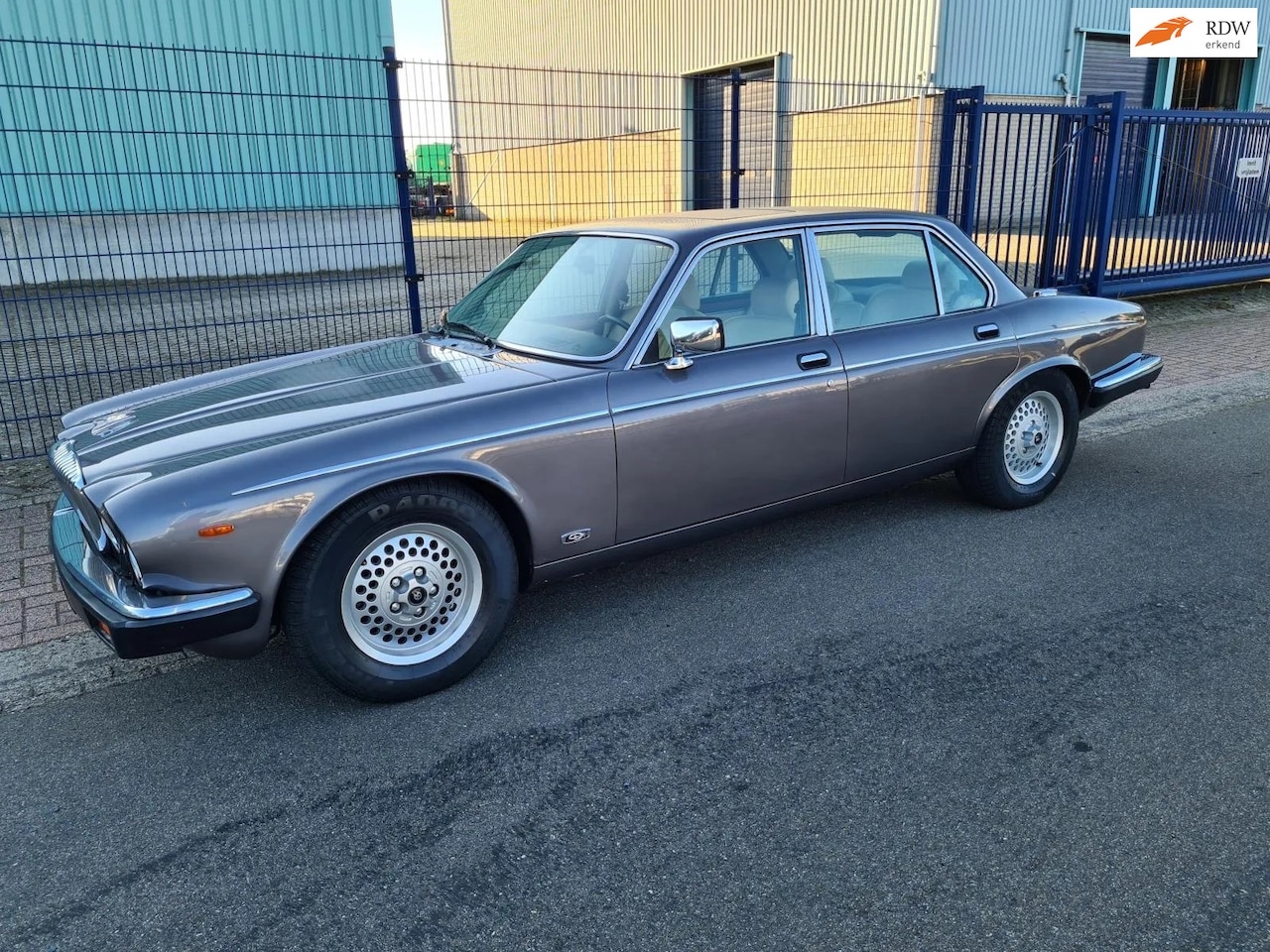 Daimler Double Six - 6.0 V12 Aut. *2e EIG.*AIRCO*LEER*ELEC.RAMEN*CV - AutoWereld.nl