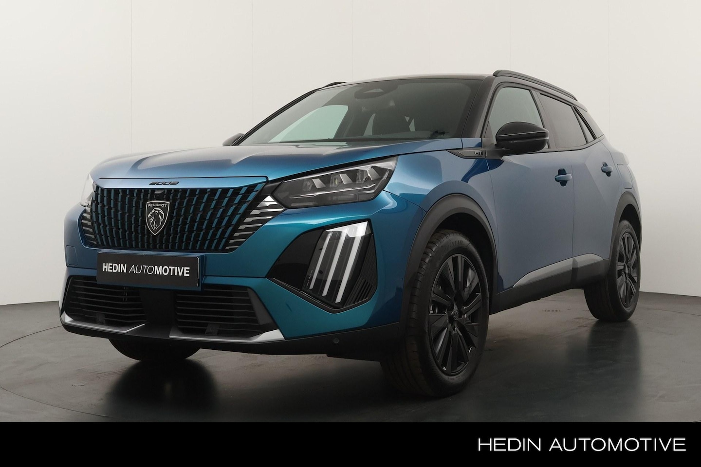 Peugeot 2008 - 1.2 Hybrid 145 GT Parkeercamera | 18" Lichtmetalen Velgen | Full Map Navigatie | Adaptieve - AutoWereld.nl