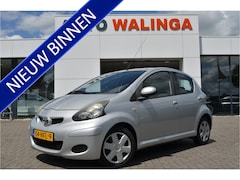 Toyota Aygo - 1.0-12V Comfort Airco | 5 drs | APK 8/2026 | NL auto | Metallic silver