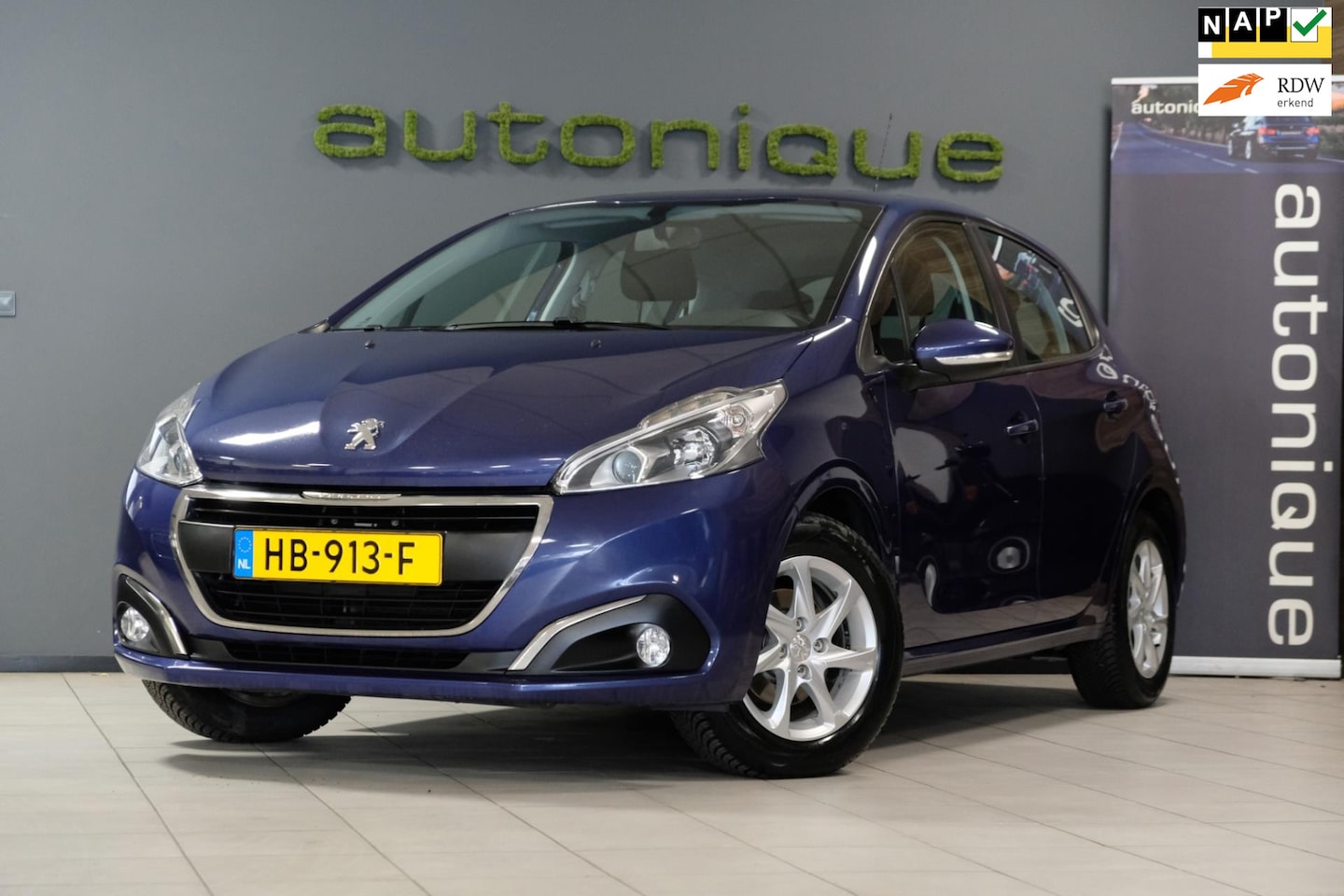 Peugeot 208 - 1.2 PureTech *lees tekst* |NAVIGATIE/4 NIEUWE BANDEN| 157dkm! - AutoWereld.nl