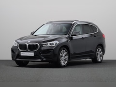 BMW X1 - xDrive25e eDrive Edition | Navigatie Plus | Stoelverwarming | Panoramadak | HiFi | Achterr