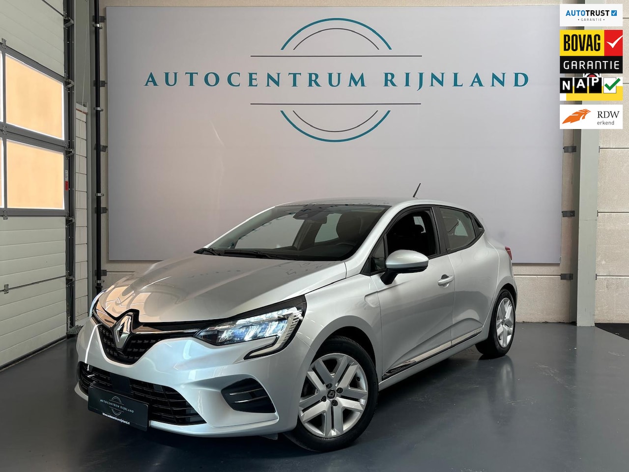 Renault Clio - 1.6 E-Tech Hybrid 140 Business Zen 1 JAAR BOVAG GARANTIE - AutoWereld.nl