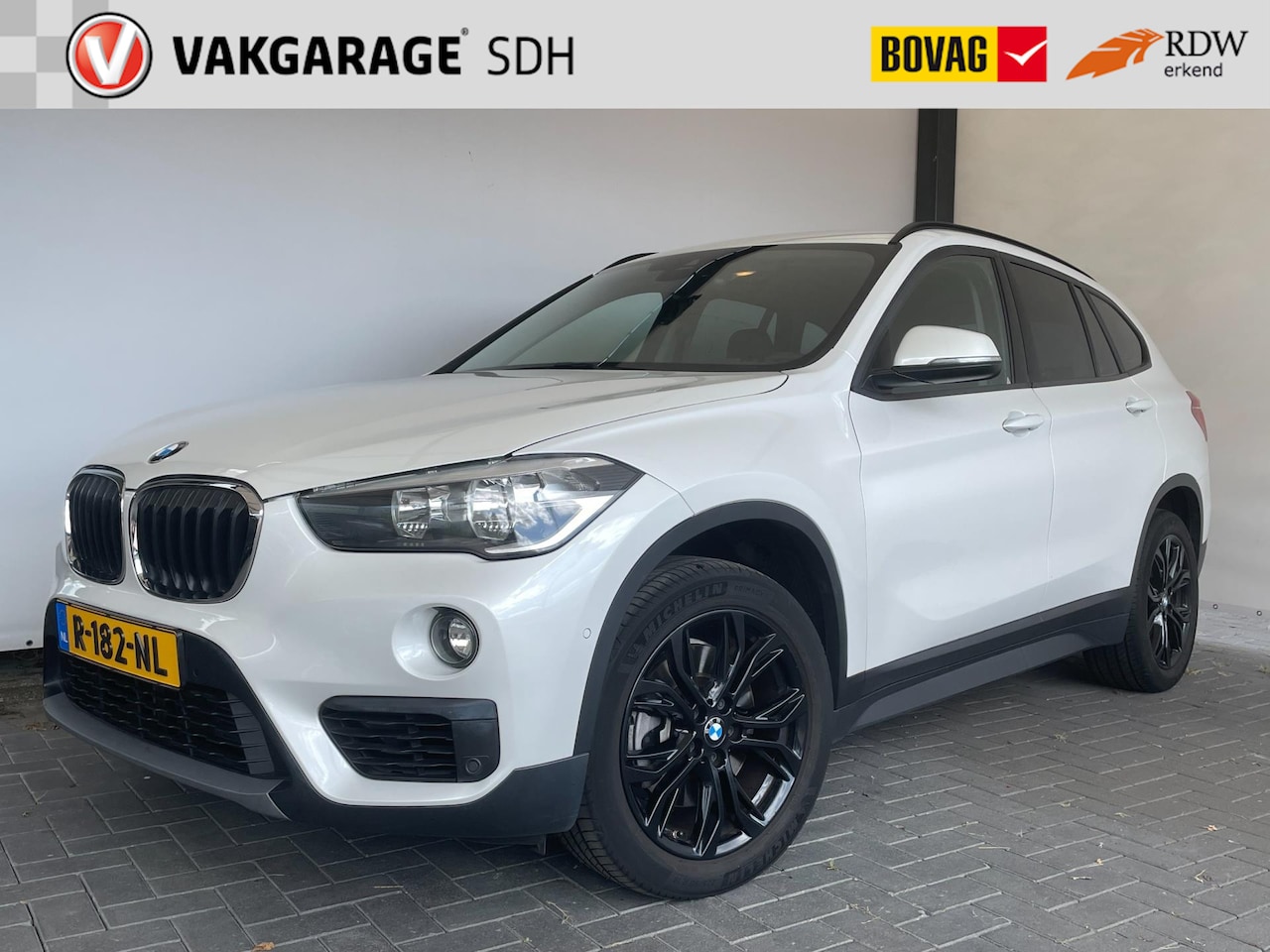 BMW X1 - SDrive20i High Executive|Automaat|1800kg trekgewicht|2.0 4-Cilinder - AutoWereld.nl