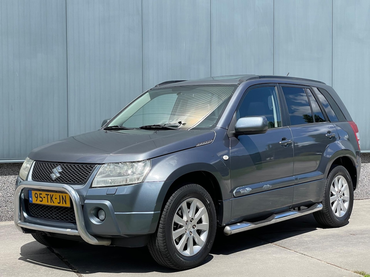 Suzuki Grand Vitara - 2.0-16V High Executive | Automaat | Leder | Schuifdak | Keyless | Xenon | Trekhaak | Cruis - AutoWereld.nl