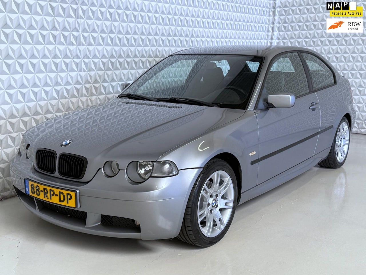 BMW 3-serie Compact - 316ti M-PAKKET NL-AUTO 178.000km (2005) - AutoWereld.nl
