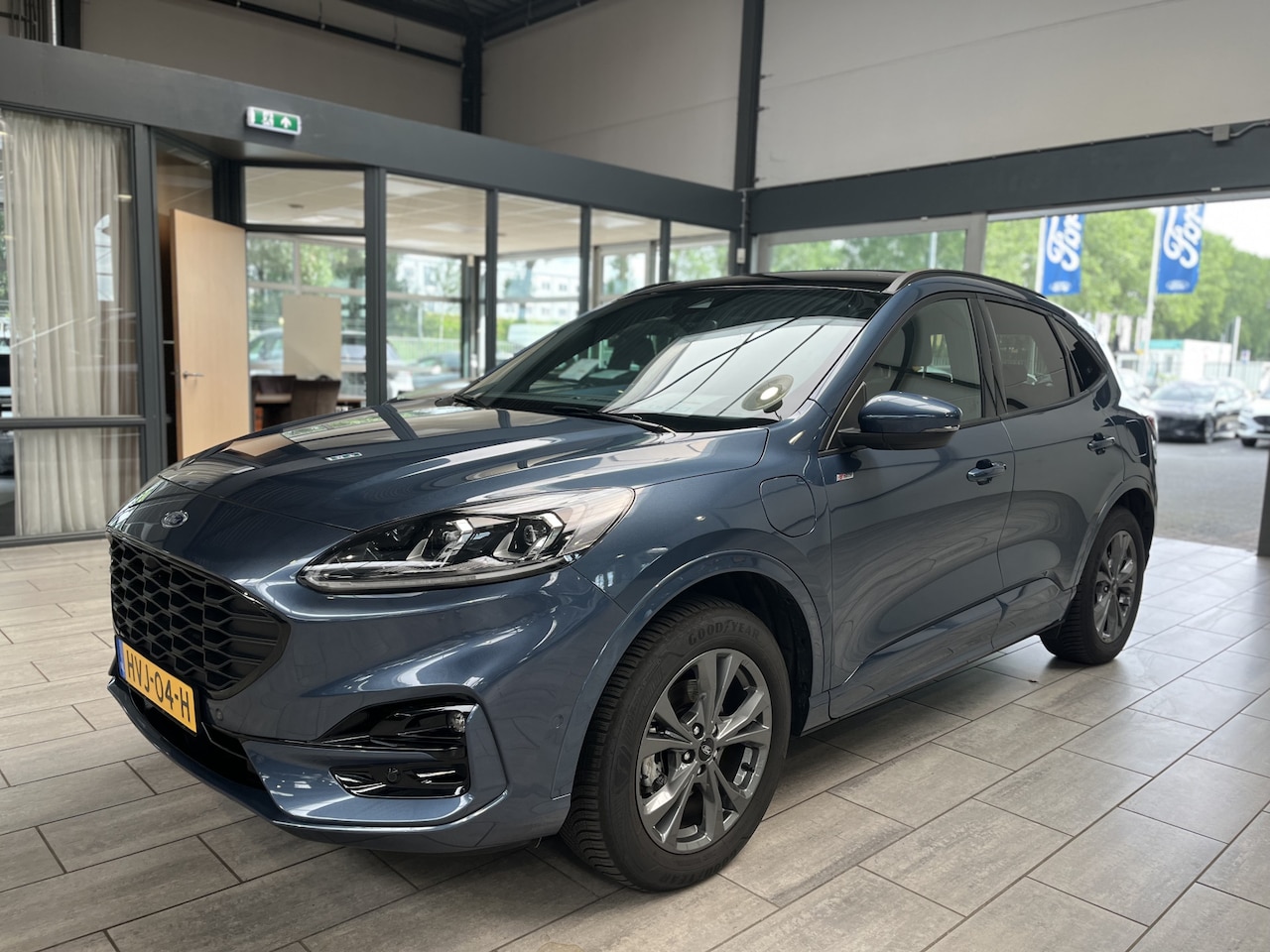 Ford Kuga - 2.5 PHEV ST-Line X Pano I Trekhaak I Winter Pack I Head up I Adapt Led - AutoWereld.nl