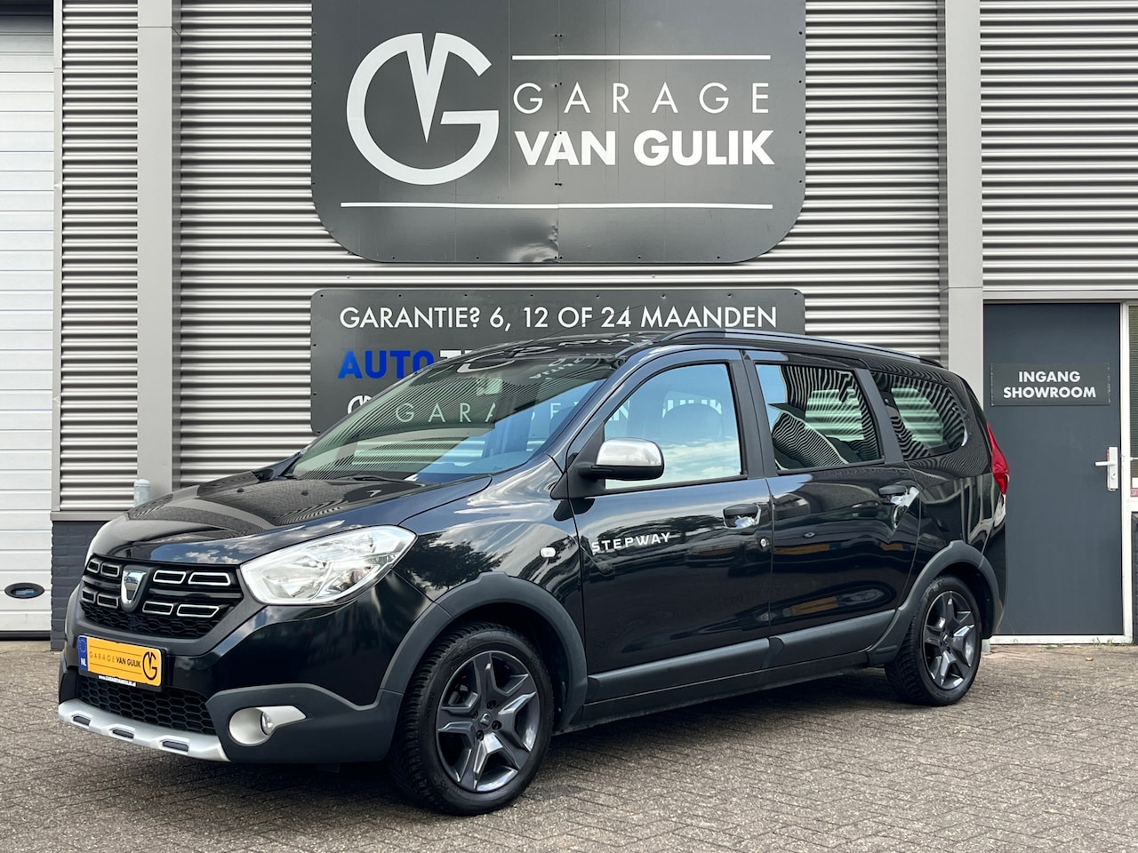 Dacia Lodgy - 1.6 SCe 102PK Stepway 7pers. Airco,CruiseControl,Navi,Isofix,Bluetooth,Trekhaak,Parkeersen - AutoWereld.nl