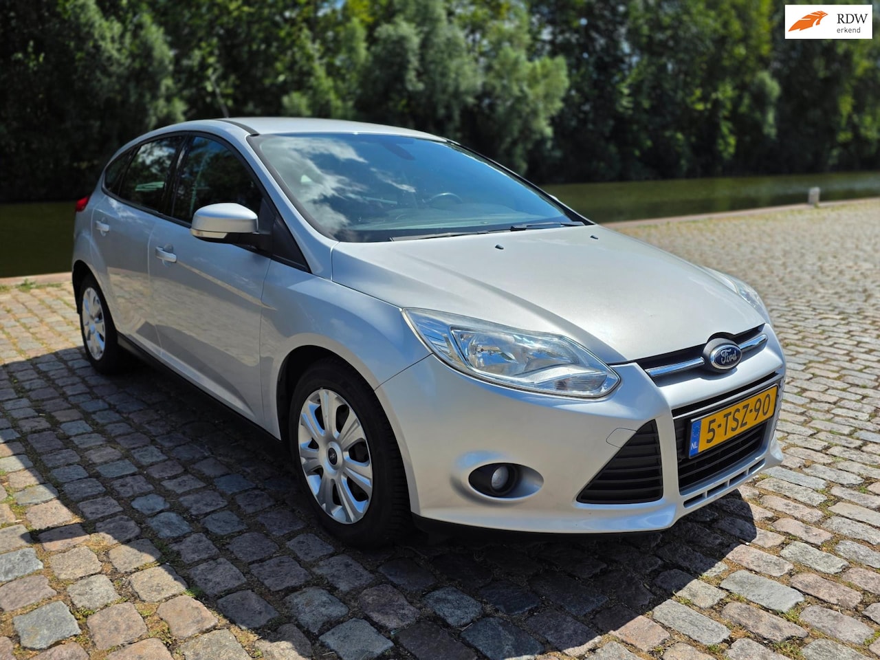 Ford Focus - 1.6 TI-VCT Trend Uniek km org nl auto airco elektrische ramen cv op afs - AutoWereld.nl