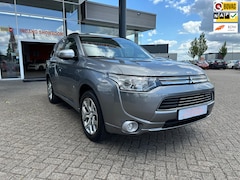 Mitsubishi Outlander - 2.0 PHEV Instyle, Camera, Navigatie, Schuif-kanteldak, Nap