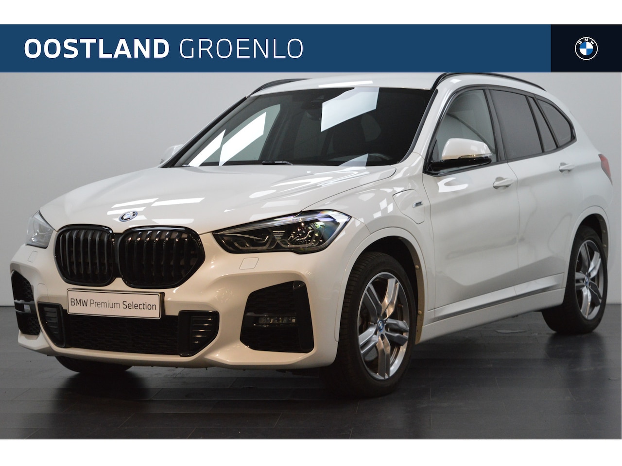 BMW X1 - xDrive25e M Sport Automaat / Sportstoelen / Stuurverwarming / LED / Stoelverwarming / Crui - AutoWereld.nl