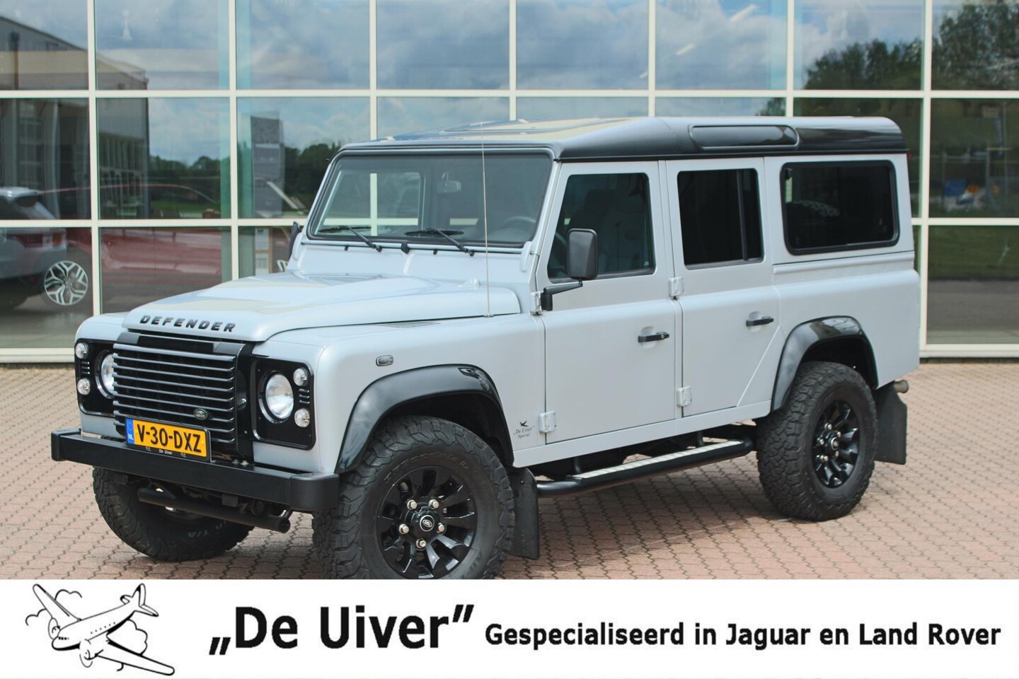 Land Rover Defender 110 - De Uiver Special AUTOMAAT 2.2 D SW 110" Eastnor De Uiver Special 7-seater - AutoWereld.nl