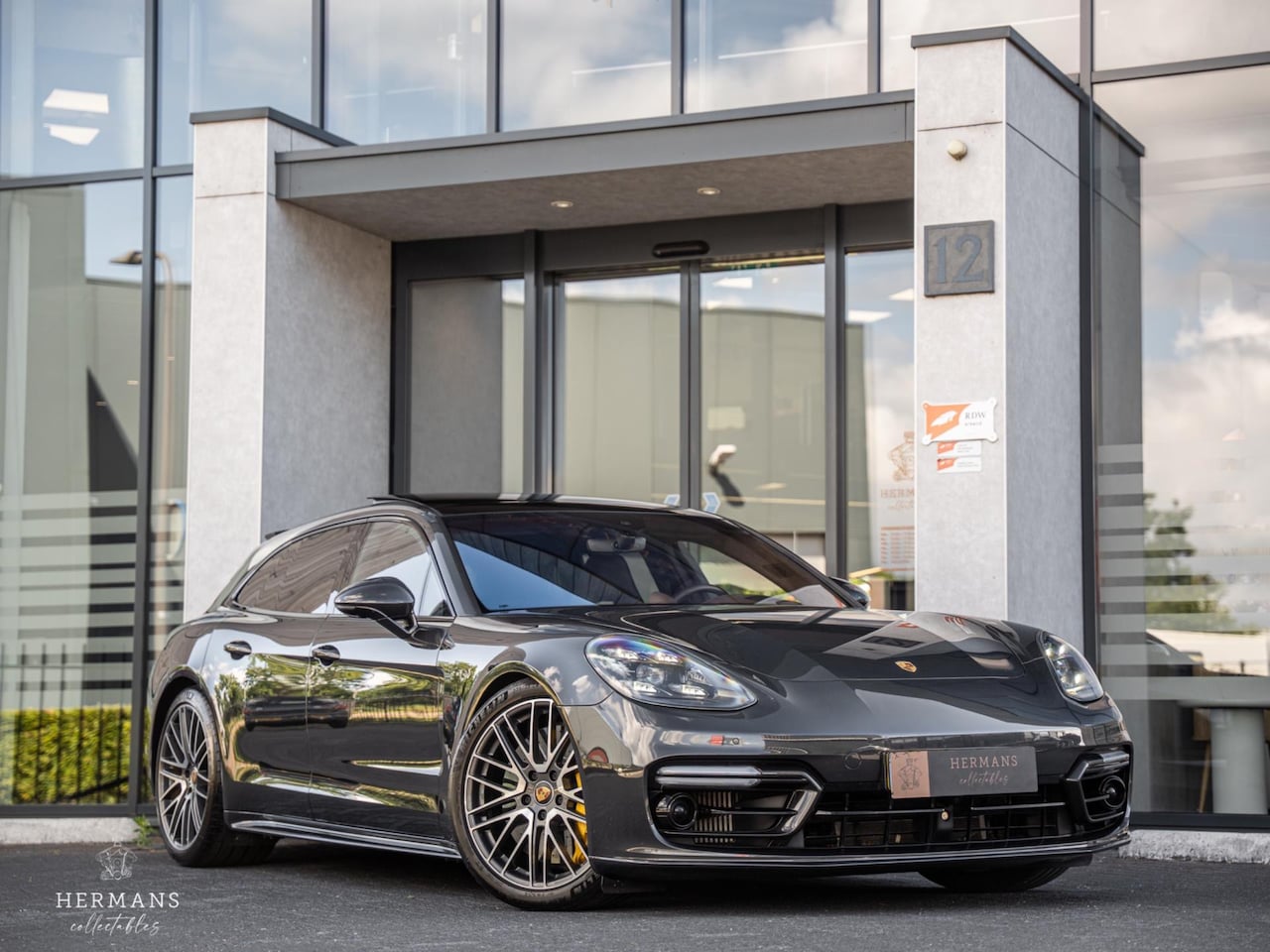 Porsche Panamera Sport Turismo - 4.0 Turbo S E-Hybrid / FULL / Carbon / Burmester - AutoWereld.nl