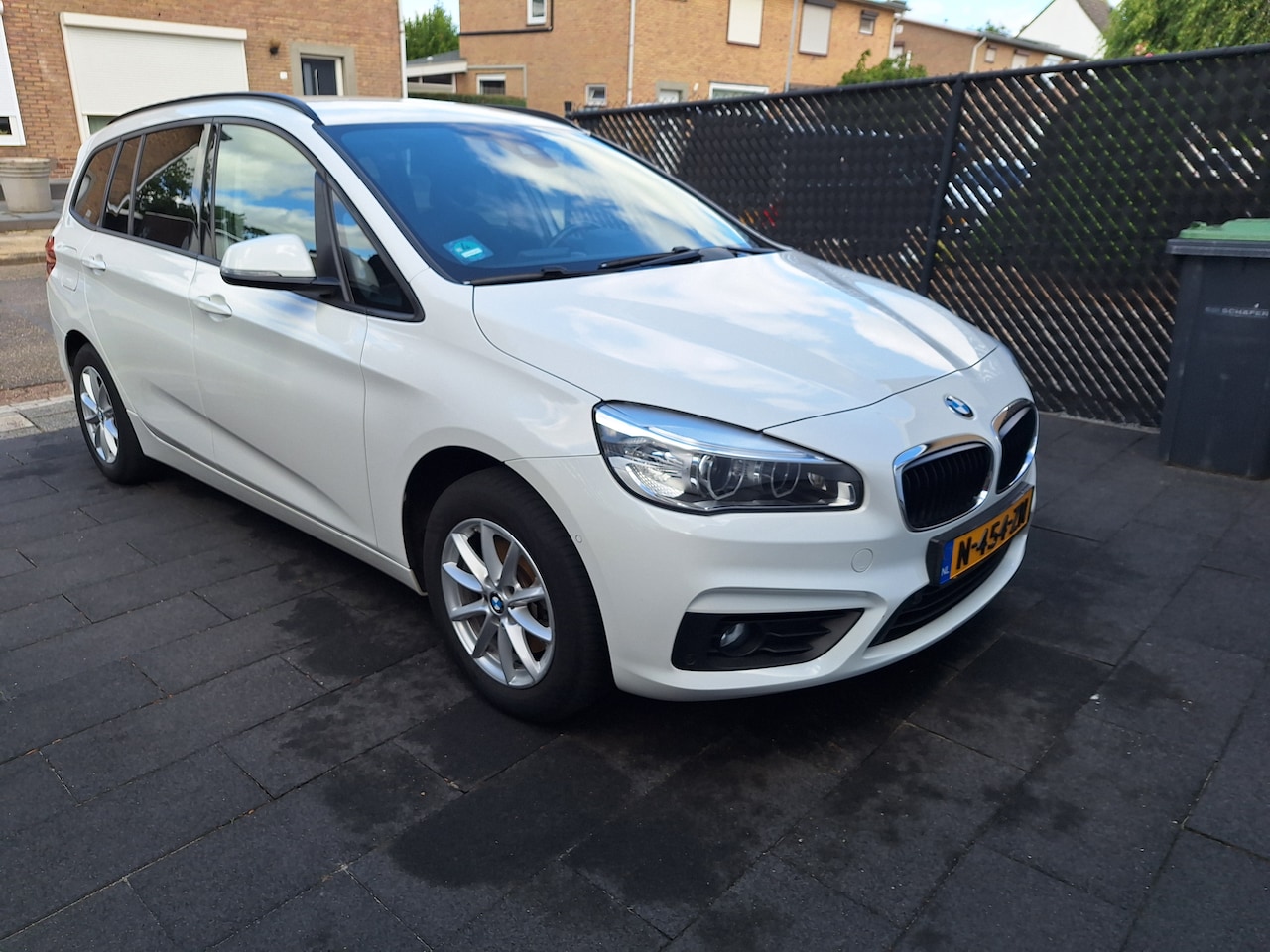 BMW 2-serie Gran Tourer - 218i Luxury - AutoWereld.nl