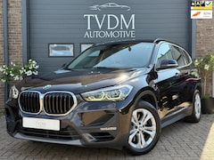 BMW X1 - XDrive25e High Executive|TREKHAAK|LEDER|NAVI|STOELVERW|
